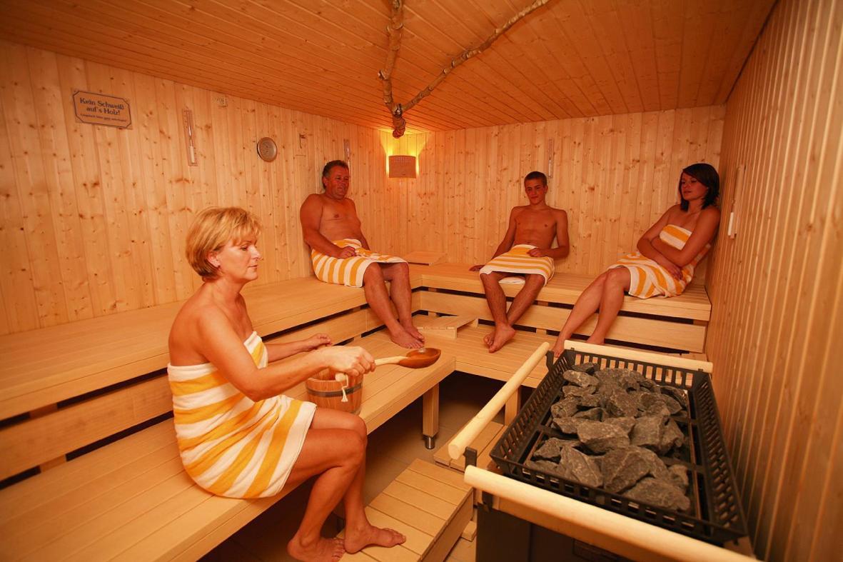 Familienhotel Petschnighof Diex Exteriör bild